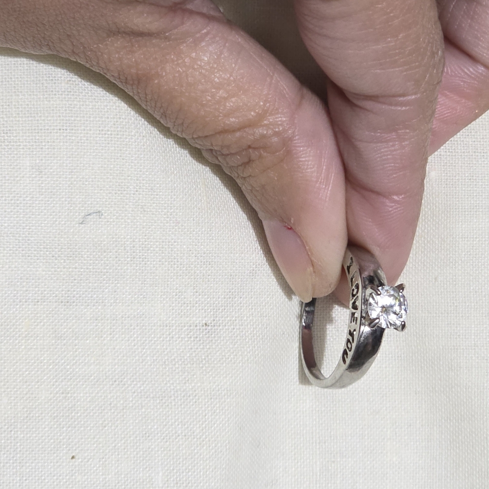 Elegant Silver Ring with Crystal Accent